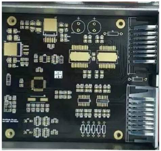 為什么PCB板最常見的是綠色